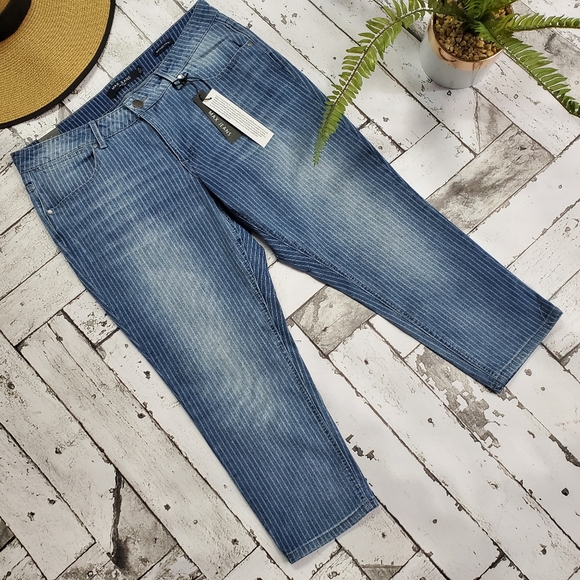 Max Jeans Denim - Max Jeans Linier Pinstripe Capri Jeans 14